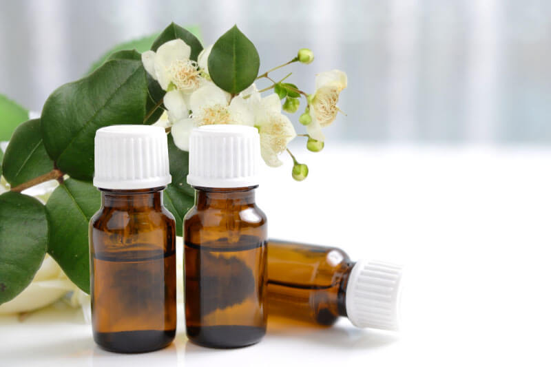 SOIN DE MASSAGE À L'HUILE DE MYRTE CITRON