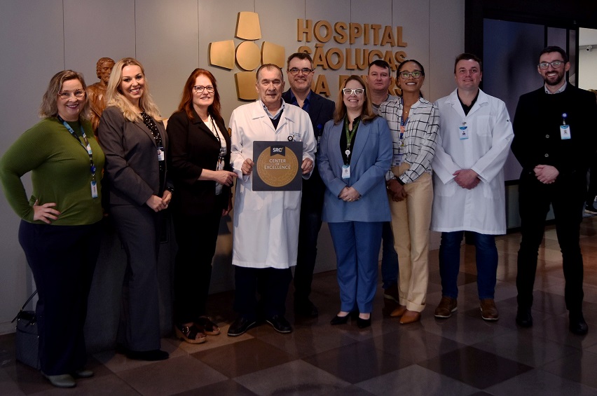 L'hôpital São Lucas reçoit la recertification de Surgical Review Corporation
