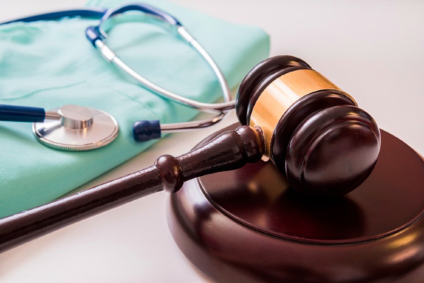 La Cour condamne le projet de refus de soins non prévu dans la liste de l