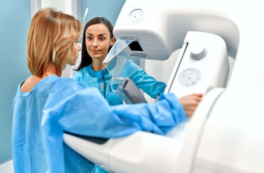 L'ANS envisage d'augmenter l'âge minimum pour passer une mammographie dans les plans de santé