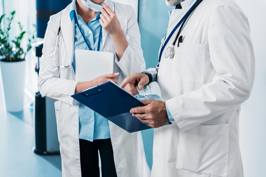 L’hôpital ne pourra pas exiger des changements de médecins sans respecter le plafond salarial
