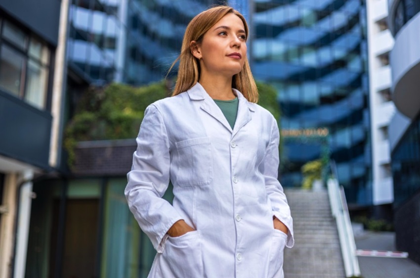 La plupart dans la profession, les femmes médicales gagnent 23% de moins que les médecins