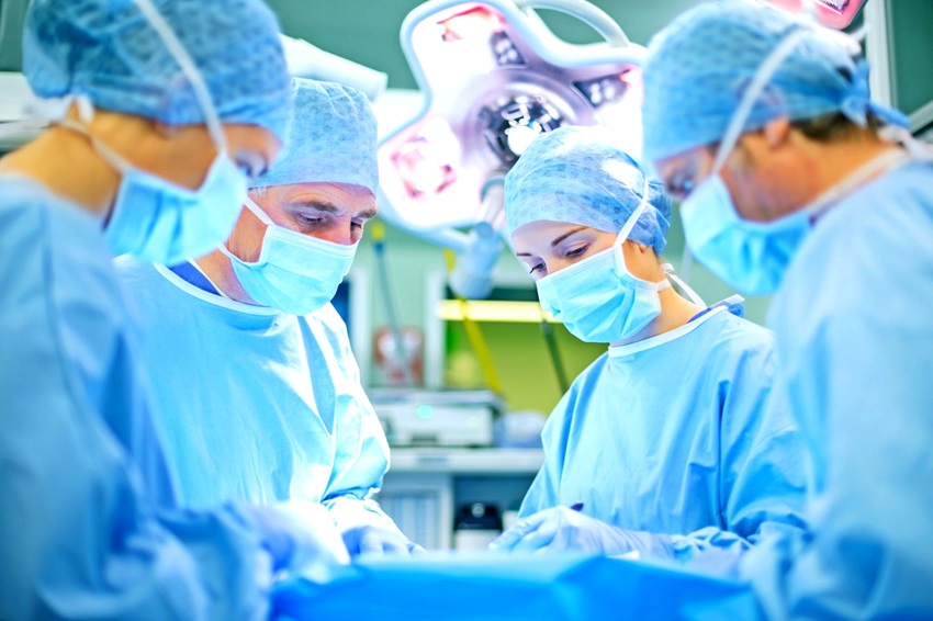 Les progrès des chirurgies conservatrices marquent un nouveau profil du traitement du cancer du sein dans le SUS