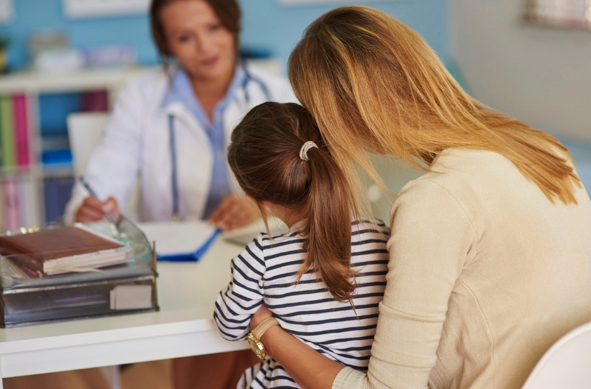 Les chutes représentent plus de la moitié des hospitalisations pour accidents impliquant des enfants en SP